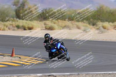 media/Oct-08-2022-SoCal Trackdays (Sat) [[1fc3beec89]]/Turn 10 (945am)/